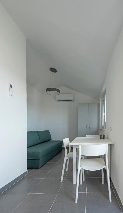 Apartmani Lovren Novalja Exteriér fotografie