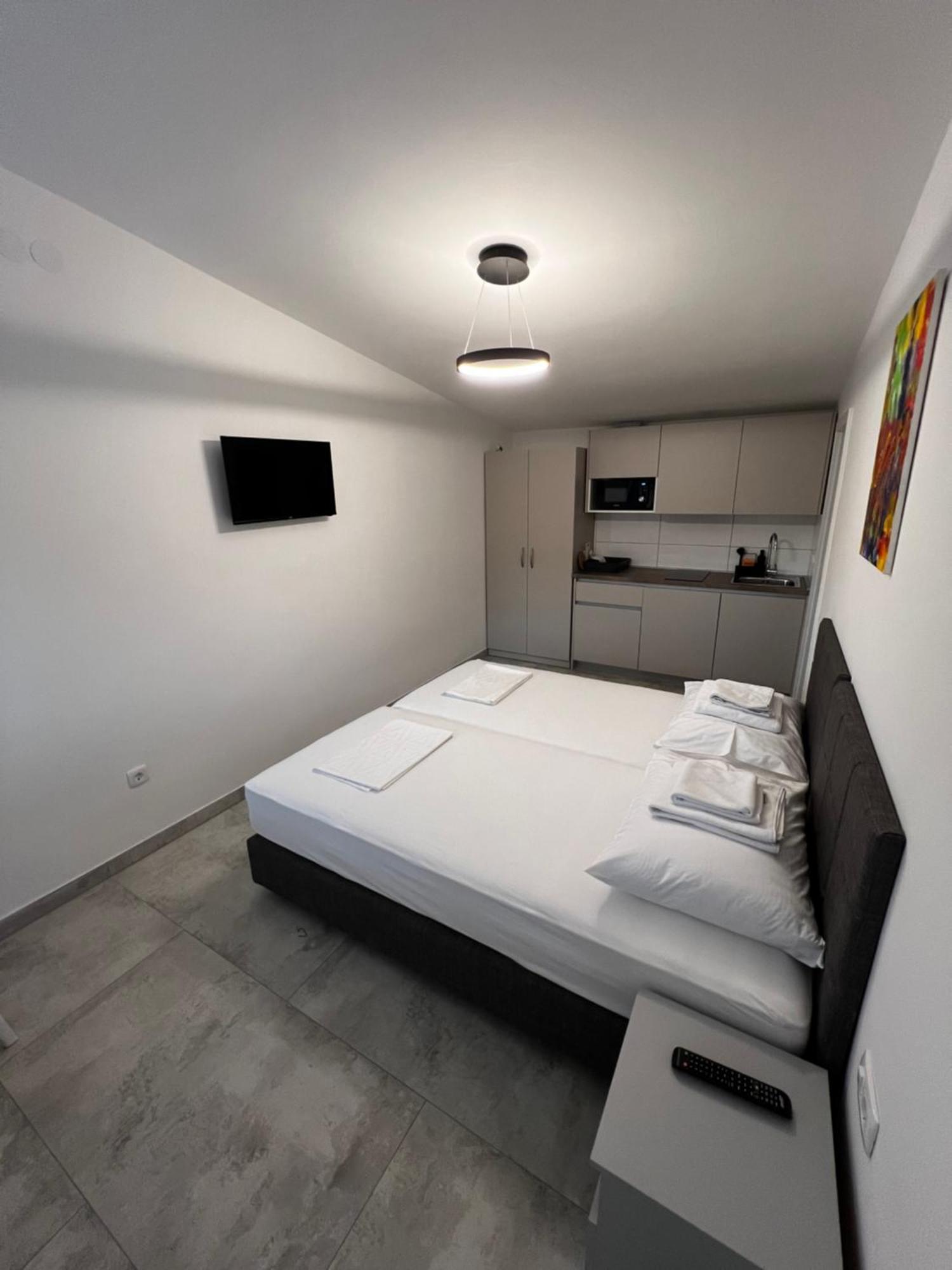 Apartmani Lovren Novalja Exteriér fotografie