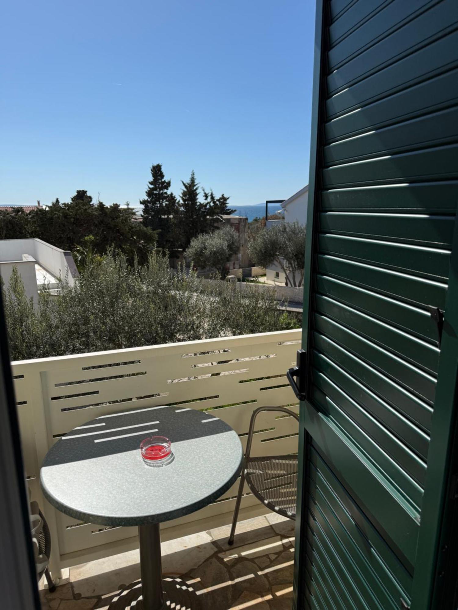Apartmani Lovren Novalja Exteriér fotografie